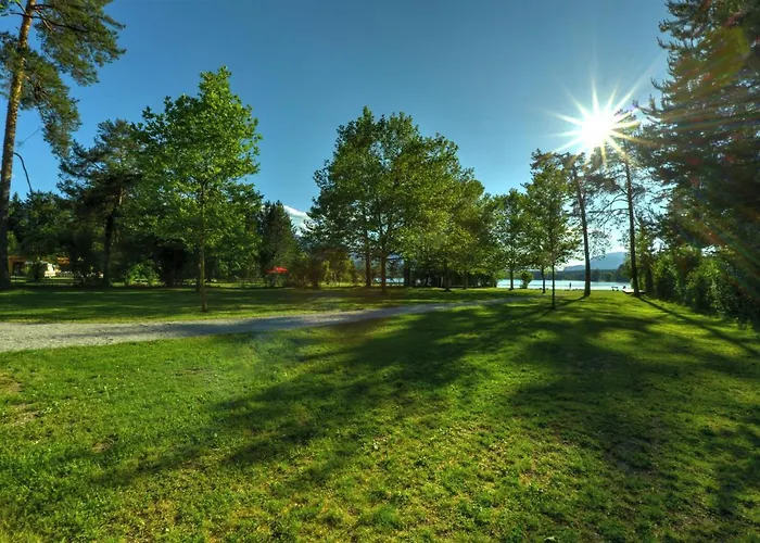 Alpen Adria Rausch בית הארחה